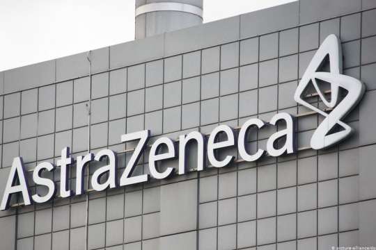 Франція та Німеччина готуються до суду з AstraZeneca у випадку зриву поставок вакцин