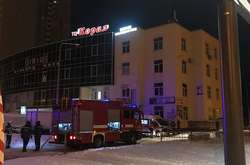Під час пожежі в торговельному центрі в Києві загинув чоловік (фото)