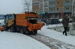  Балансоутримувачі прибирають сніг на своїх  територіях  згідно з Правилами благоустрою Києва 