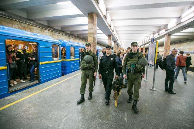 Поліція затримала киянина, що «мінував» станції метро і ТРЦ