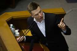 «Чому ми робимо жебраками українського шахтаря, енергетика, для того, щоб платити гроші російському шахтарю, російському енергетику?», – обурюється Гончаренко