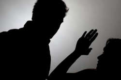 Чоловік завдав дружині множинні удари руками по голові