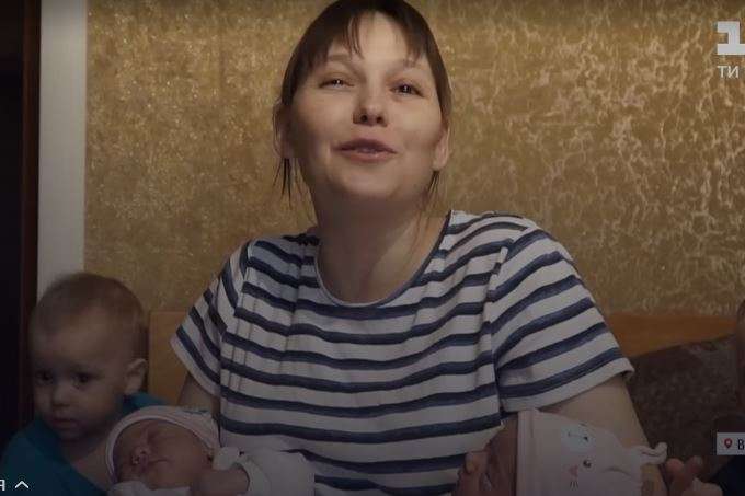 «Бебі-бум» по-вінницькі: багатодітна мама народила двійню і встановила рекорд
