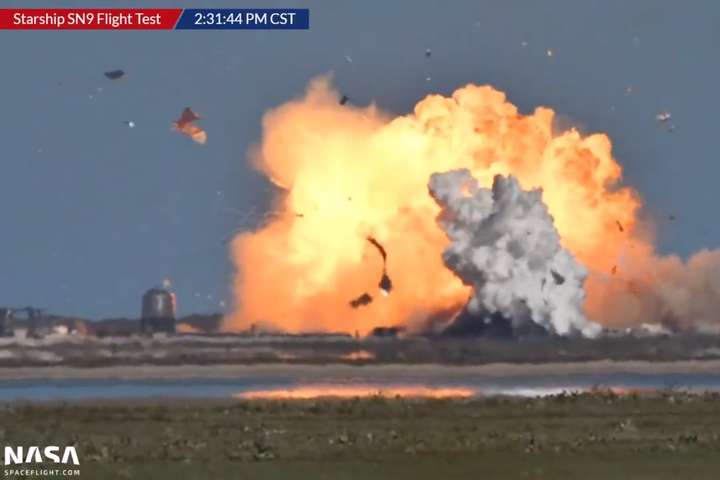 Прототип міжпланетного корабля SpaceX вибухнув при посадці (відео)