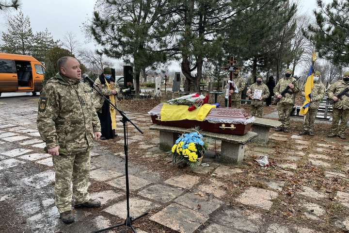 У Покровську провели в останню путь загиблого на Донбасі бійця «Айдару»