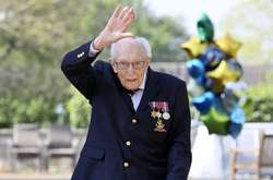 Британский ветеран Второй мировой войны, 100-летний сэр Том Мур