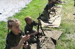 Бойовики на Донбасі готують до війни понад 100 українських дітей
