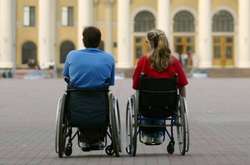 В Україні зростуть надбавки для людей з інвалідністю 