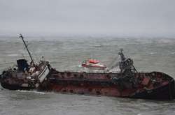 Екологічна катастрофа в Одесі: місцевий суд розглянув позов Кабміну до власника танкера Delfi