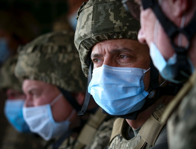 Зеленский поручил провести инспекцию украинских позиций на Донбассе
