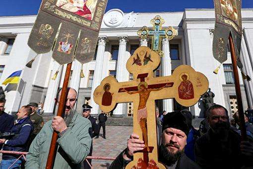 Церква Московського патріархату в Україні не збирається виконувати закон і міняти назву – заява 