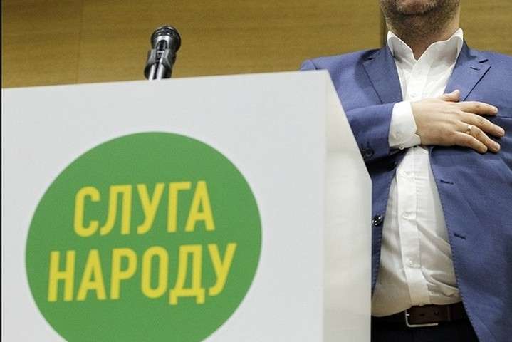 «Слуги народу» поділилися на дві групи через санкції проти каналів Медведчука
