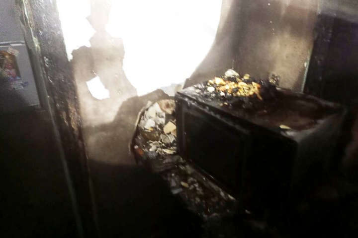 На Одещині внаслідок пожежі постраждала молода жінка