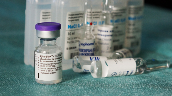 Pfizer приедет в специальных термобоксах: когда ждать американскую вакцину в Украине