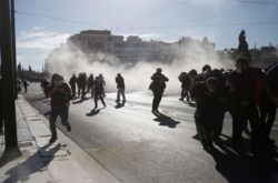 Протест в Греции: митингующие бросались «коктейлями Молотова», полиция ответила слезоточивым газом