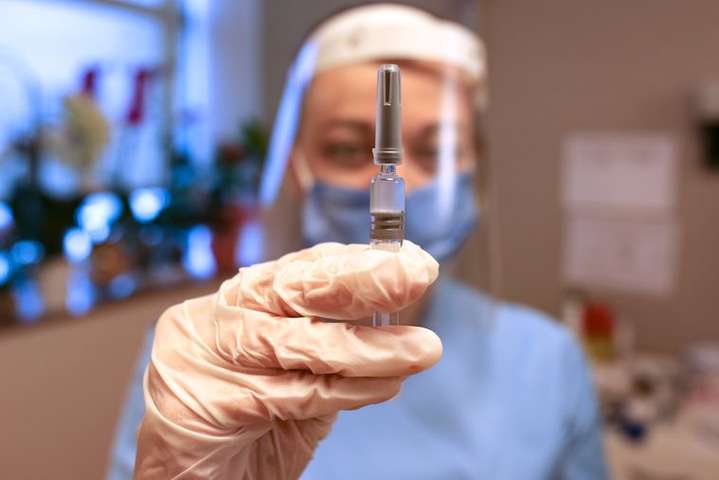 Фахівці ВООЗ проведуть для українських медиків курси з ковід-вакцинації 