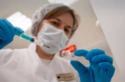  Медики у Білорусі не довіряють російській вакцині від коронавірусу 