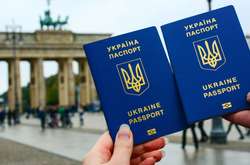 Кабмін озвучив три сценарії відкриття кордонів для українців