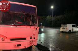 Маршрутка протаранила мікроавтобус