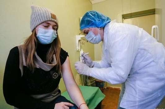Україна отримає 12 млн доз вакцин від AstraZeneca та Novavax