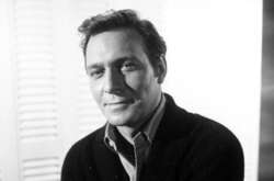  Артисту, сыгравшему в «Звуках музыки» и «Достать ножи», был 91 год 
  