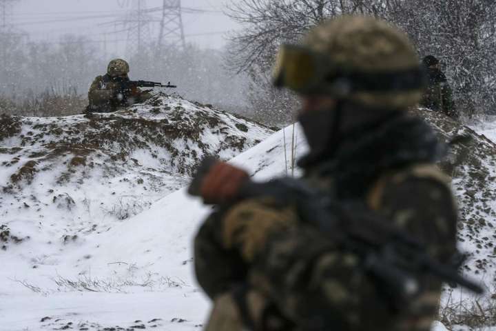 Загострення на Донбасі: двоє захисників України загинули, четверо – поранені