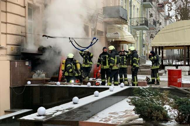 У Києві спалахнула потужна пожежа біля бізнес-центру «Леонардо» (відео)