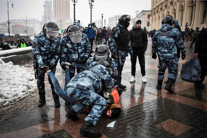 Протести у Росії: суд покарав німого чоловіка за «скандування гасел»