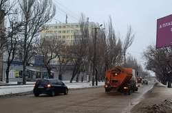 Дороги вкрилися крижаною кіркою, що викликало численні затори