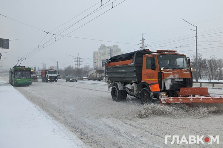 Снігопад в Україні: на яких дорогах досі обмежений рух