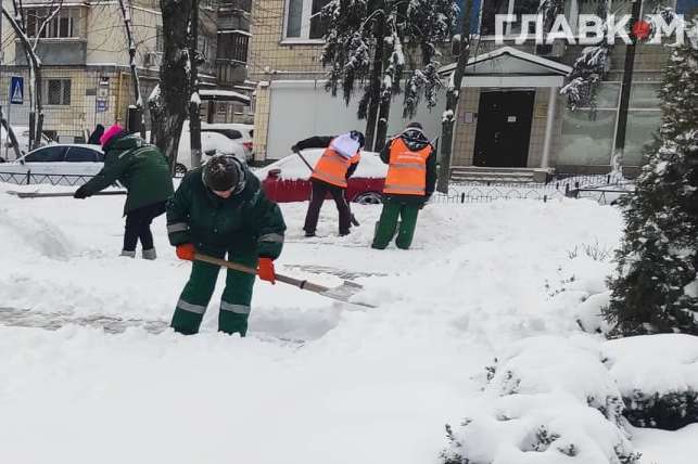 Столична влада відзвітувала про ліквідацію наслідків снігопаду в Києві (відео)
