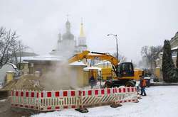 Доба без опалення: будинкам на Печерську повернули тепло
