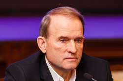 Соратники из пророссийского лагеря кинулись радостно пинать Медведчука