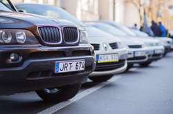 В Україні подорожчають «євробляхи»: яка причина