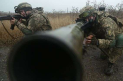 Вблизи Песок снайпер ранил украинского бойца
