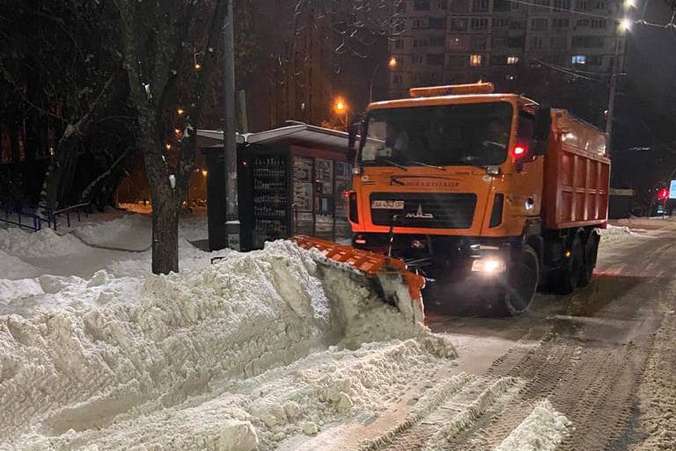Кличко вночі перевіряв, як розчищають Київ від снігу (відео)