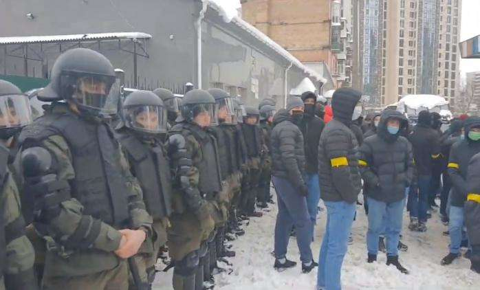 Нацкорпус заявил о блокировании «базы титушок «ОПЗЖ» в центре Киева (видео)