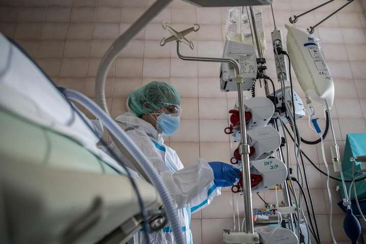 Оперативные данные Минздрава: в Украине выявлено более 5 тысяч новых больных на коронавирус