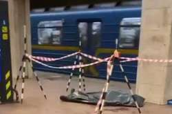 Трагедія в метро: на «Видубичах» помер пасажир (фото)