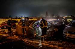 Горів автомобіль Subaru Forester з розповсюдженням на поруч припарковані автомобілі Kia Magentis, Chevrolet Aveo та Skoda Fabia