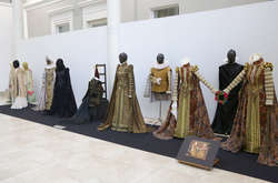  Виставка «Історія в костюмі» представлена  в Національному музеї Тараса Шевченка   