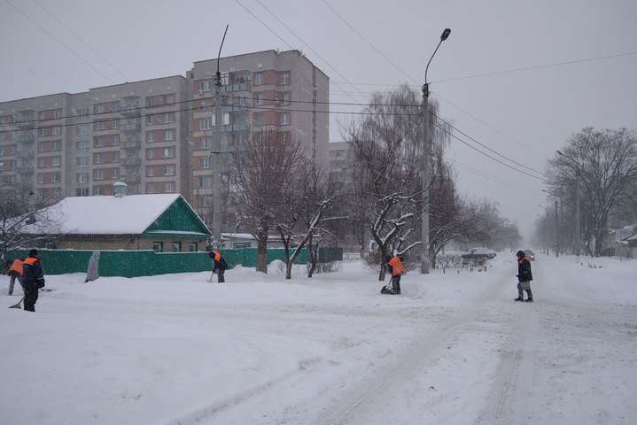 В Черкассах из-за снегопадов закрыли школы