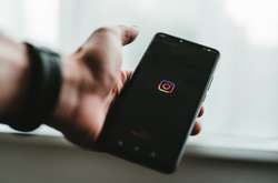 Instagram будет удалять аккаунты за оскорбительные сообщения
