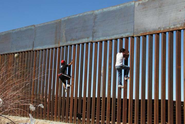 Байден закрыл проект строительства стены на границе с Мексикой