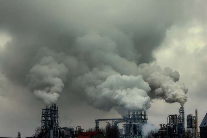 Принять закон о выбросах в нынешнем виде – значит уничтожить промышленность, – эксперт