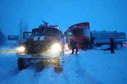 Підрозділами ДСНС протягом доби вивільнено з снігових заметів 520 транспортних засобів 