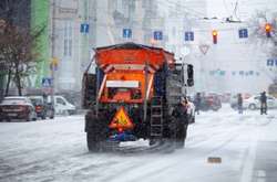 Снігопад в Україні: де обмежено рух транспорту