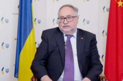  Президент выразил благодарность дипломату за «верную службу Украине» 