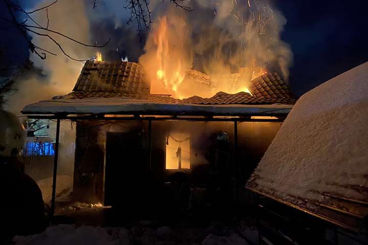 У вихідні сталося 25 пожеж у помешканнях жителів Київщини (фото)