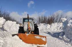 Снігопади в Україні: де ще обмежено рух транспорту